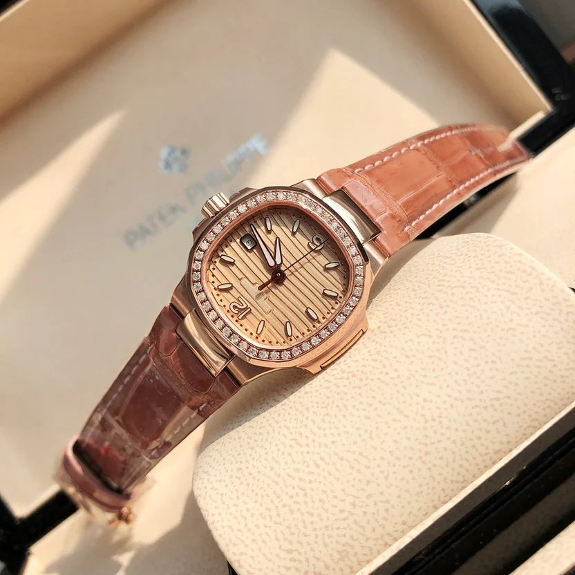 ROSE GOLD DIAMOND BEZEL WATCH 36 MM – ELEGANCIA ATEMPORAL
