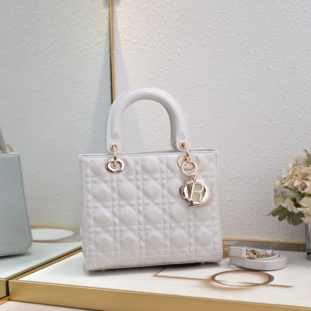 LADY D STYLE SHOULDER BAG- WHITE (24CM)