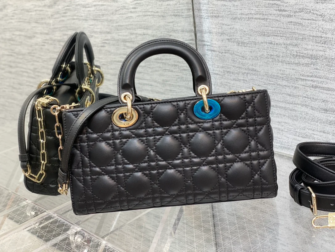 CLASSIC QUILTED D-JOY STYLE BAG-26CM