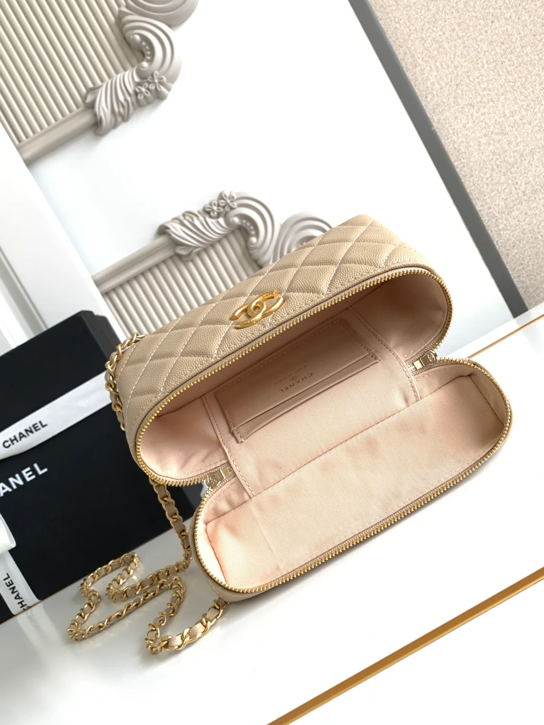 CLASSIC FLAP SMALL BAG 23CM- SUPREME EDITION