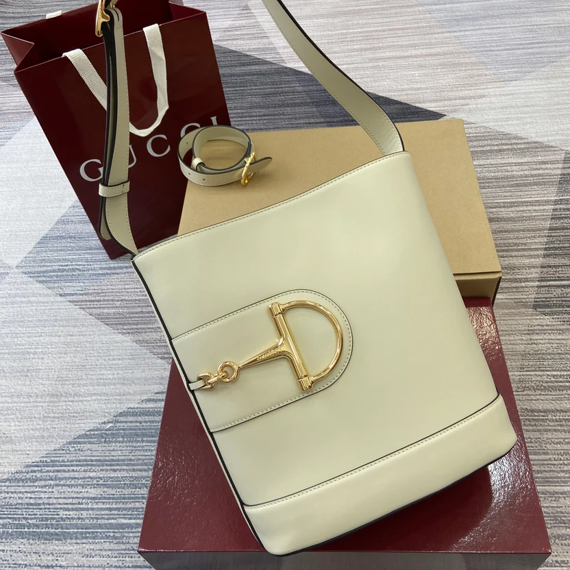 BUCKET BAG WHITE LEATHER