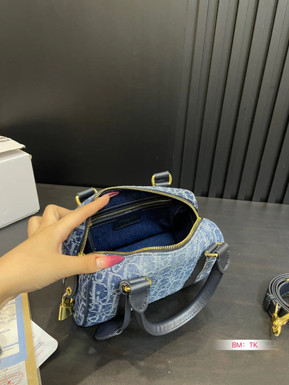 HORIZONTAL PRINCESS SHOULDER BAG – TIMELESS ELEGANCE