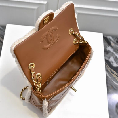 LEATHER QUILTED SHOULDER BAG