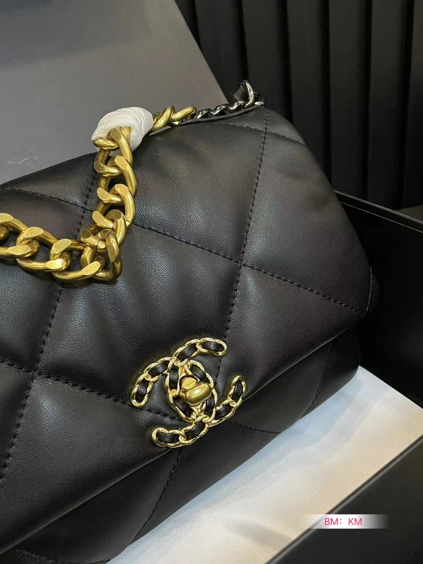 CLASSIC 19 FLAP BAG – CELEBRITY EDITION