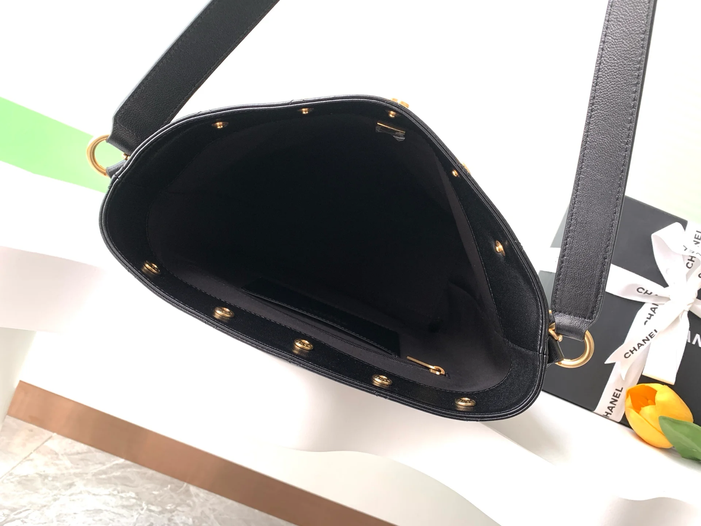 CLASSIC STUDDED BUCKET BAG -28CM