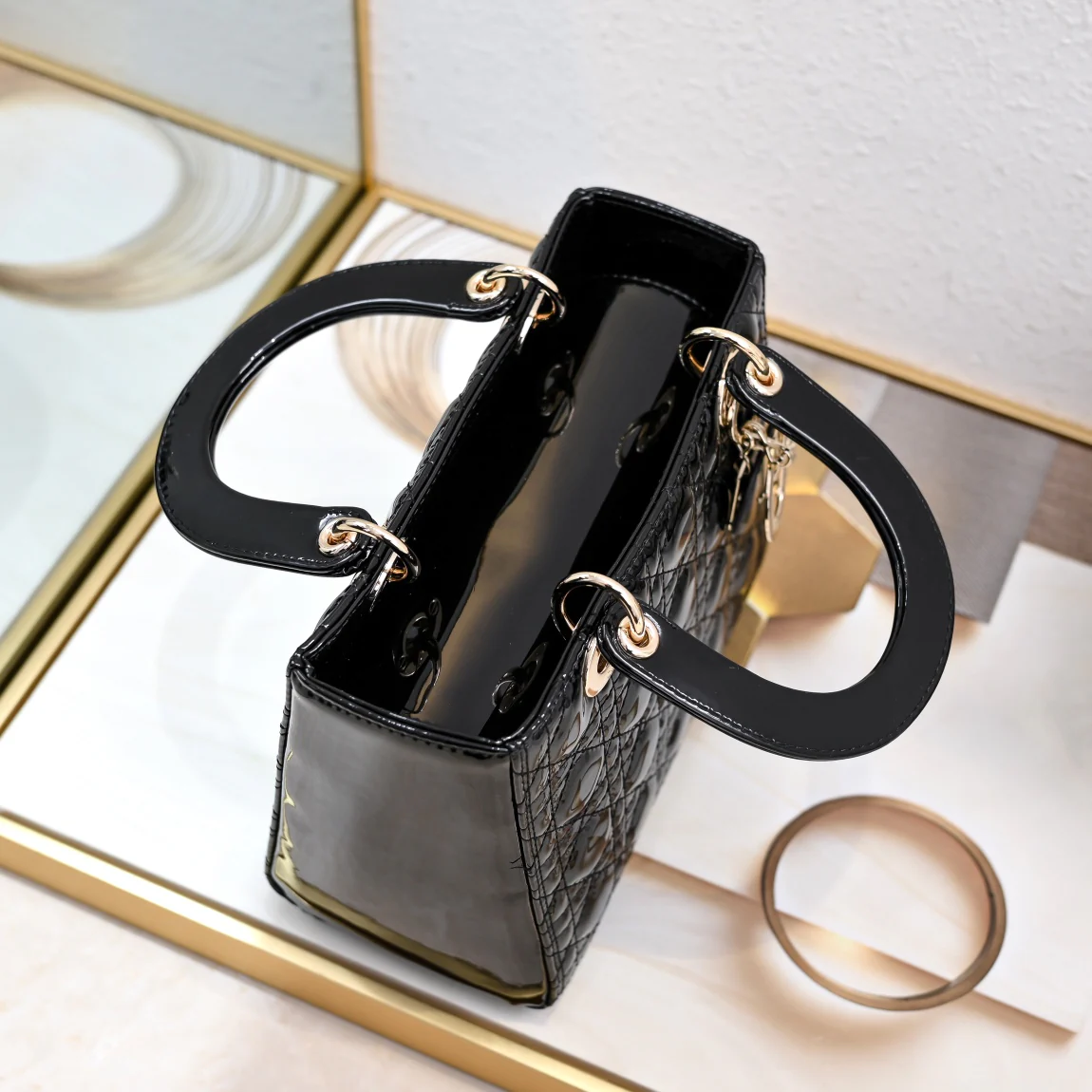 LADY D STYLE SHOULDER BAG- BLACK (24CM)