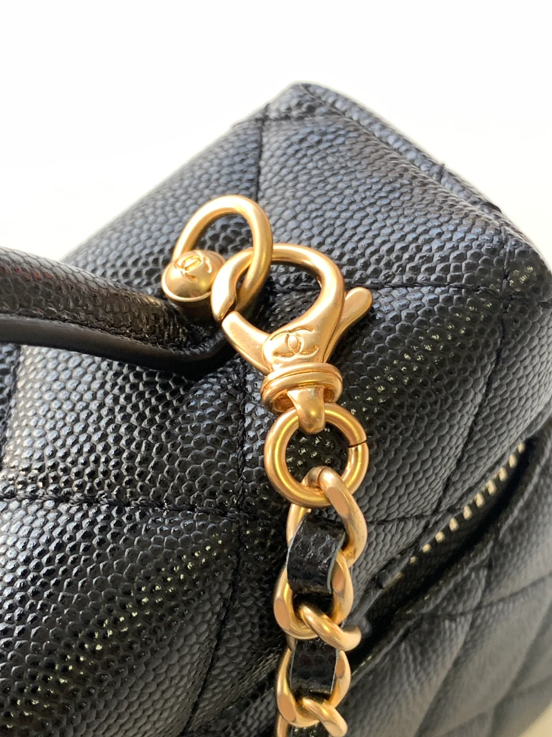 CLASSIC FLAP SMALL BAG 23CM- SUPREME EDITION