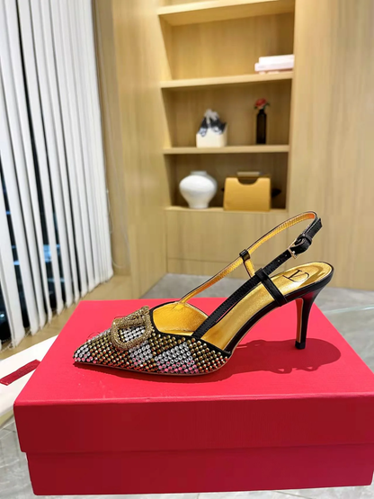 ELEGANT POINTED-TOE PUMPS WITH SCULPTURAL V-SHAPED BUCKLE AND GENUINE SHEEPSKIN LEATHER FINISH