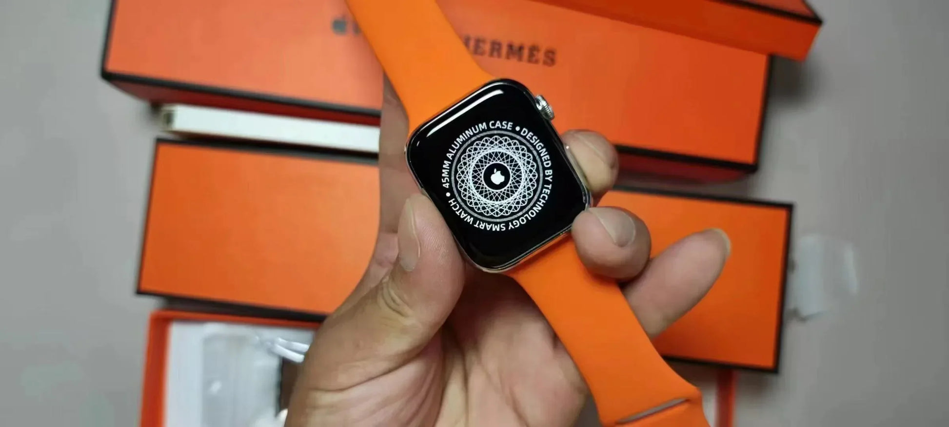 SMARTWATCH WHITINTERCHANGEABLE BRANDS