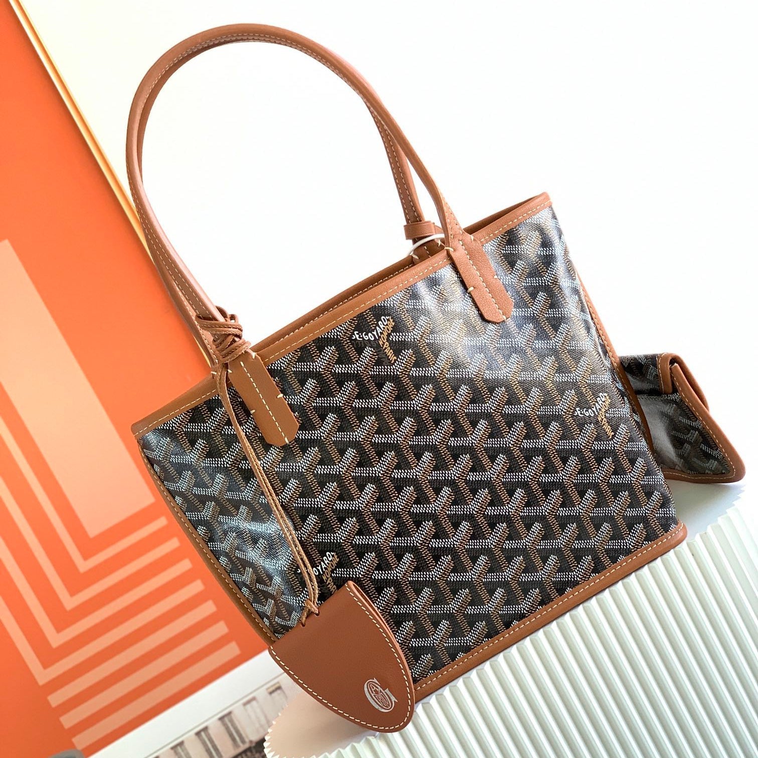 CHEVRON PATTERN SHOPPER TOTE – CLASSIC EDITION