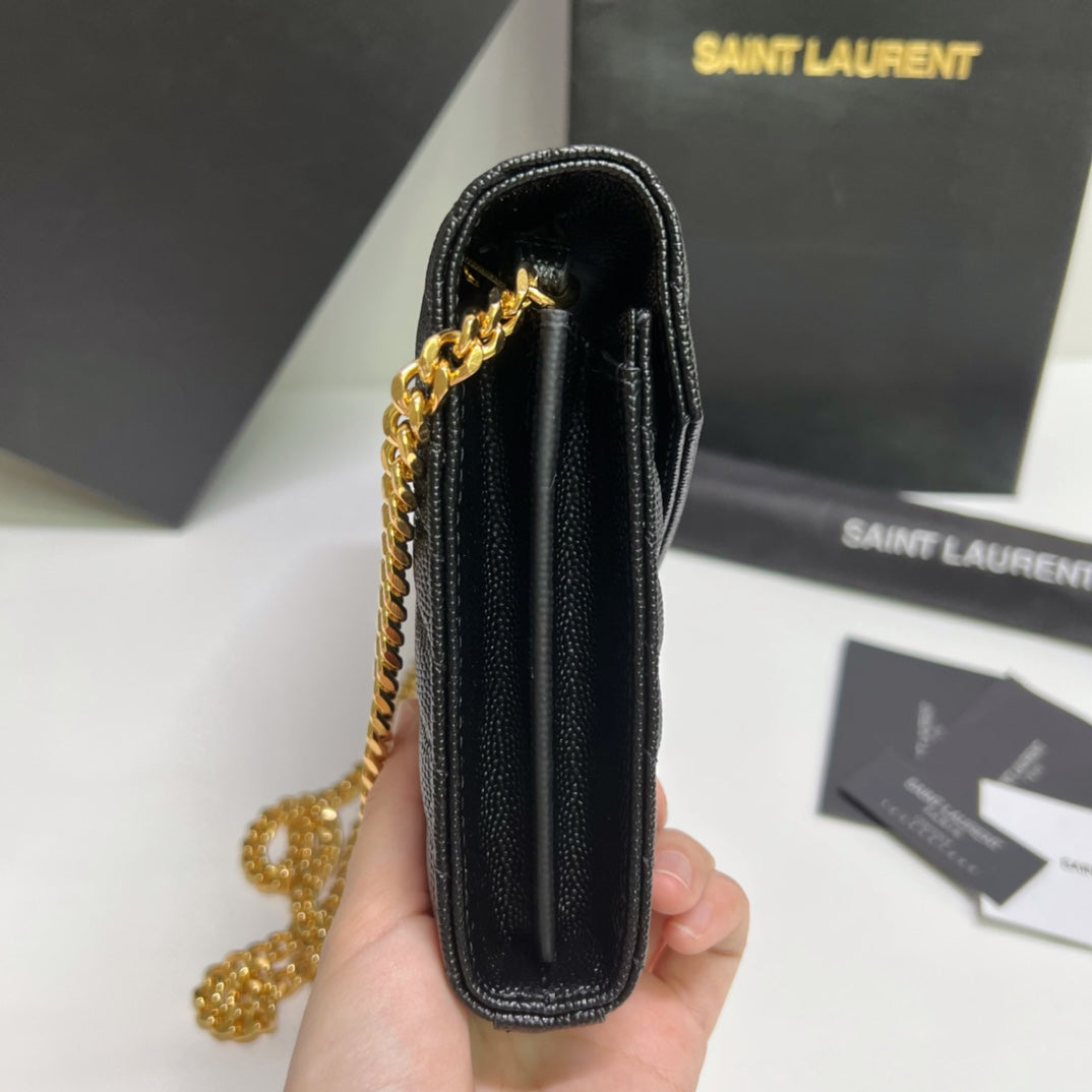 MINIMALIST QUILTED LEATHER CLUTCH – ENVELOPE EDITION