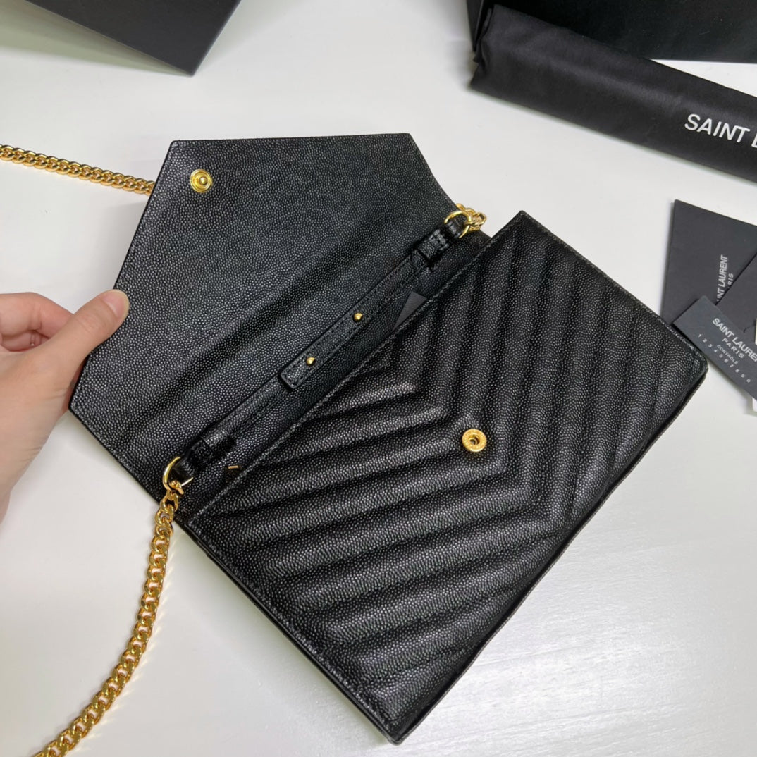 MINIMALIST QUILTED LEATHER CLUTCH – ENVELOPE EDITION