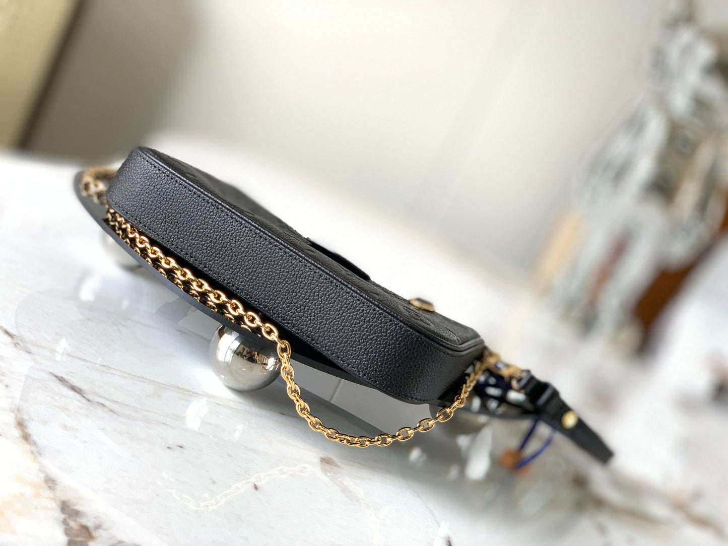 EMBOSSED GRAINED LEATHER SHOULDER BAG – CURVE EDITION